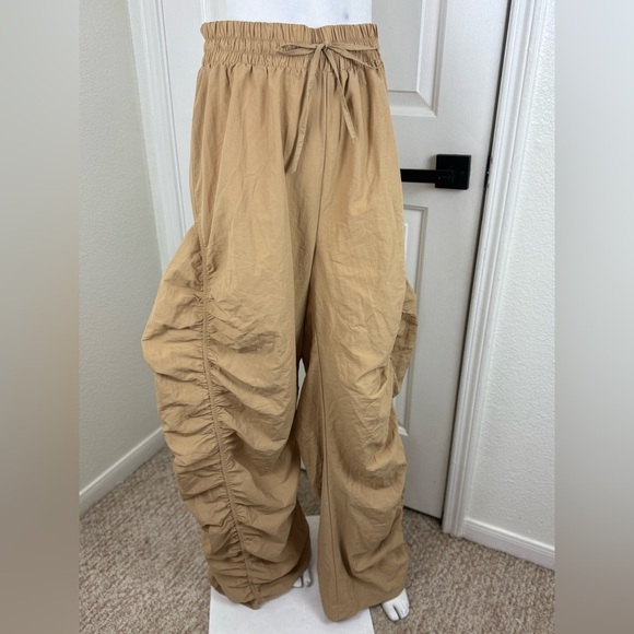 HALFHEART Tan Ruched Wide-Leg Pants Size Large. A23 - Picture 2 of 12